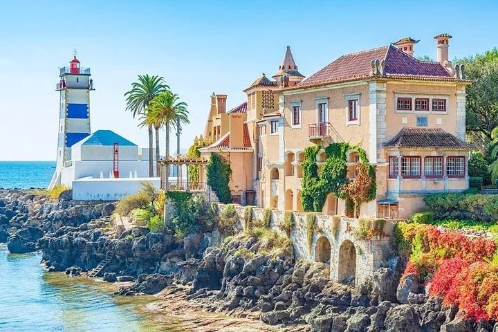 Vista sobre a praia e a vila de Cascais