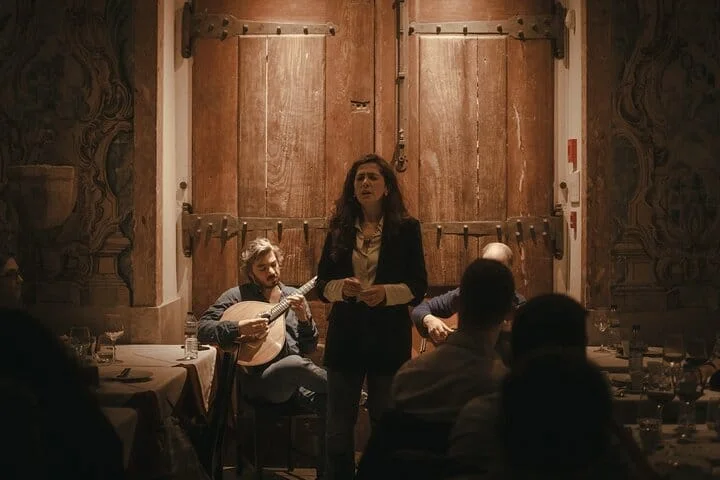 Mesa de Frades: jantar e fado