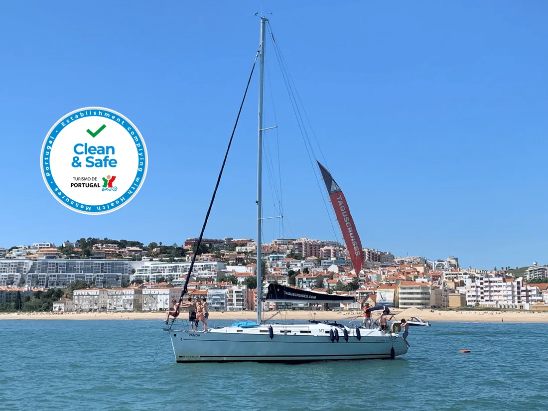 Veleiro privado até à praia de Oeiras