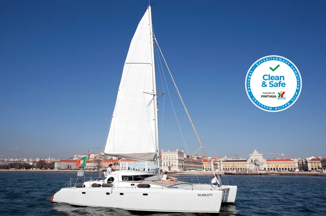 Catamarã Scarlett privado em Lisboa