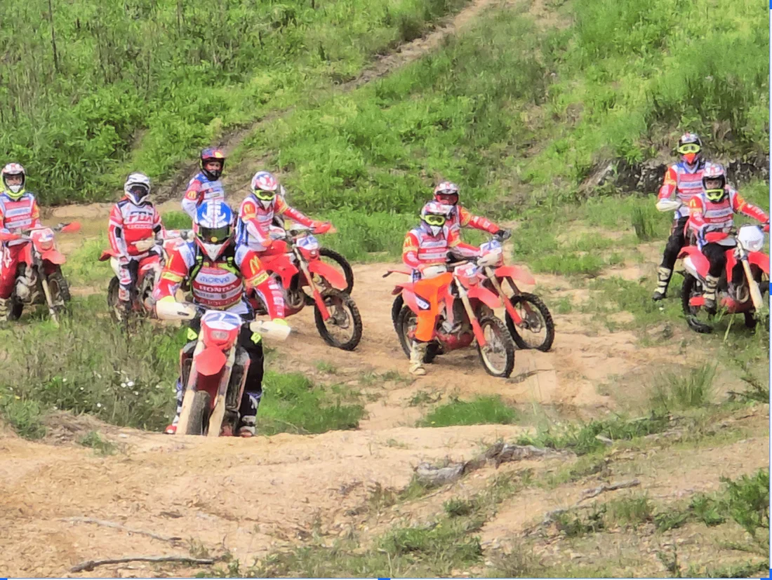 Passeio de enduro no Carregado
