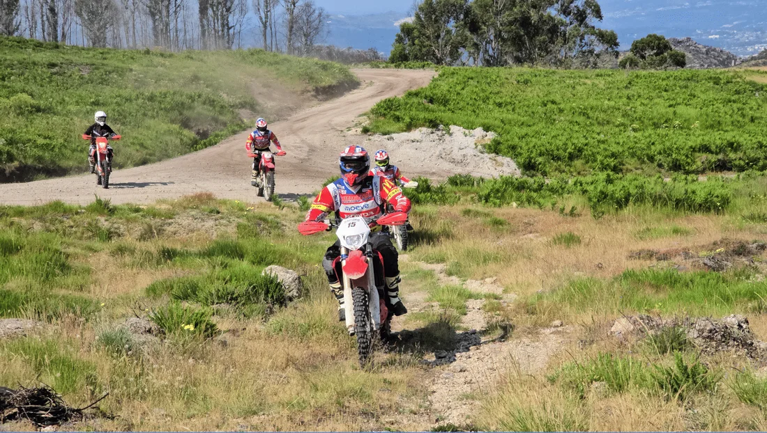 Enduro tour in Livração